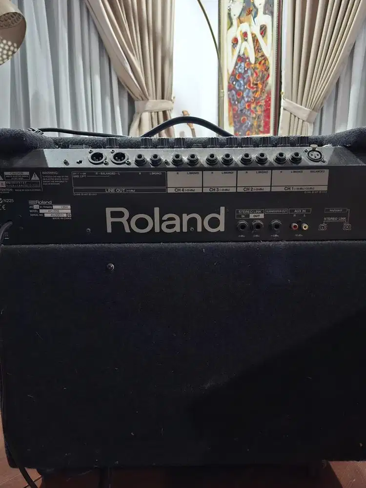 Roland KC-550 - Keyboard dan Drum Amplifier