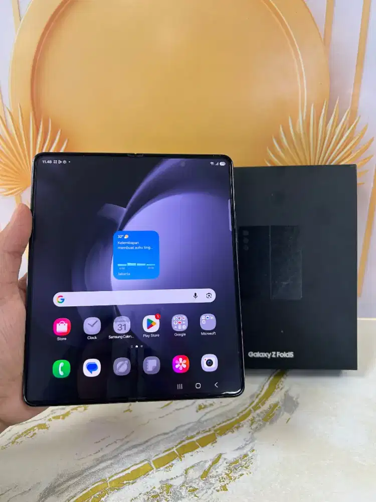 Samsung Z Fold 5 12/512GB 
Lengkap