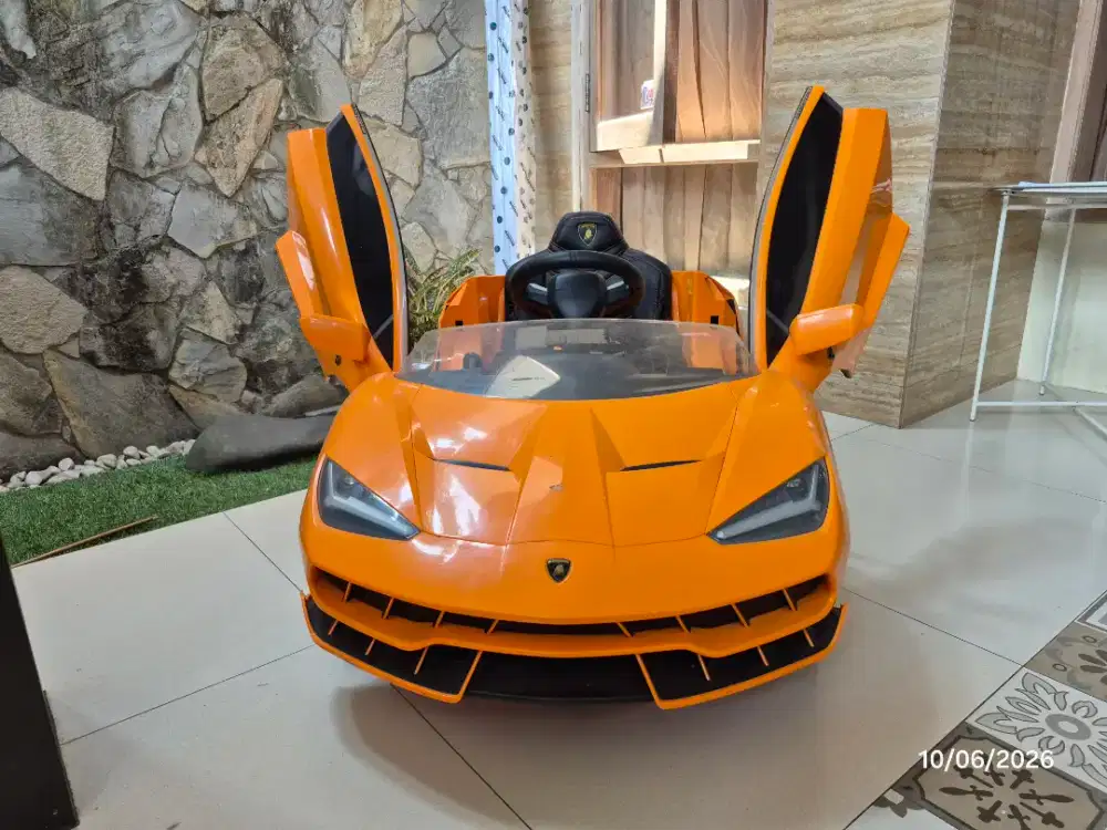 Mobil Aki Lamborghini
