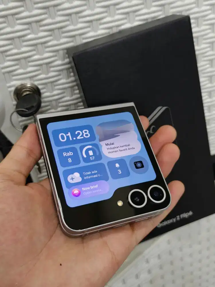 Samsung Z flip 6 12/256gb. Lengkap