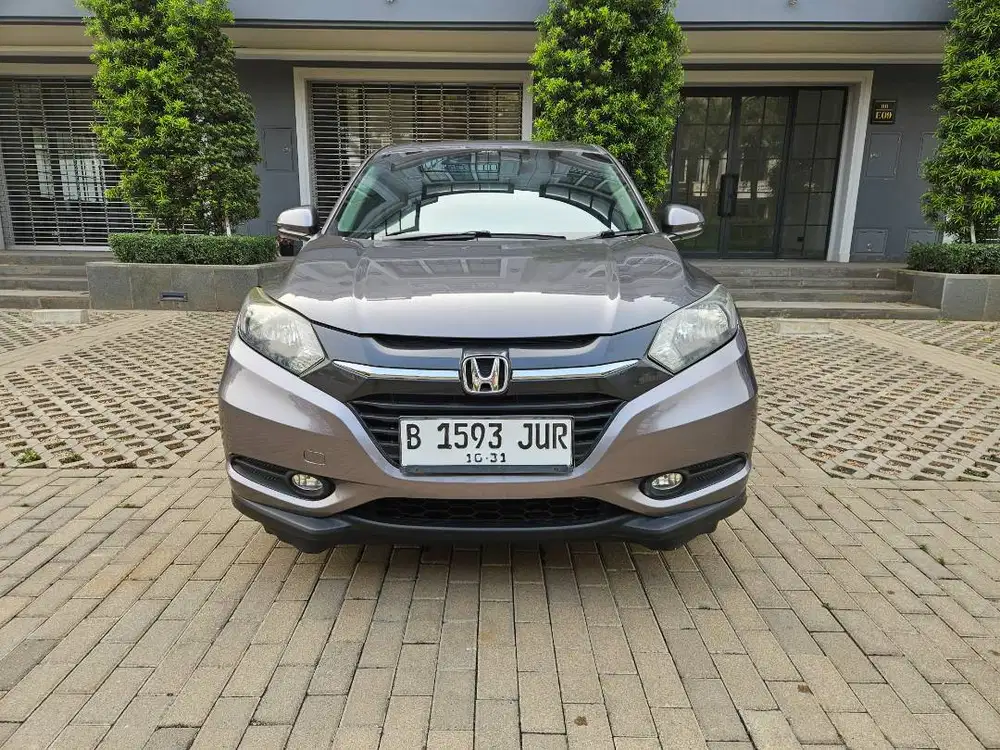 Honda HRV 1.5 E Tahun 2016 Abu-abu AT