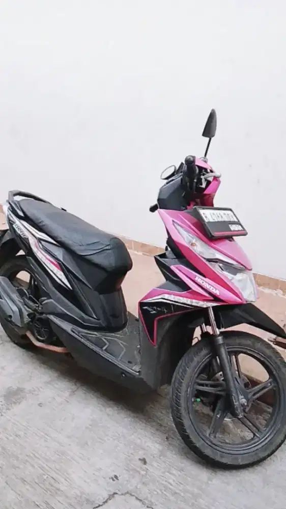 DIJUAL HONDA BEAT MAGENTA