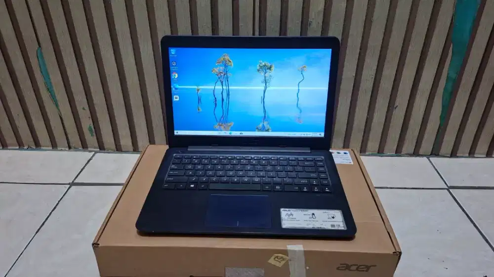 Laptop Asus E402Y