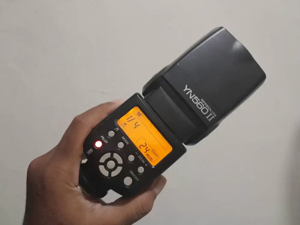 Flash kamera YN560II Universal