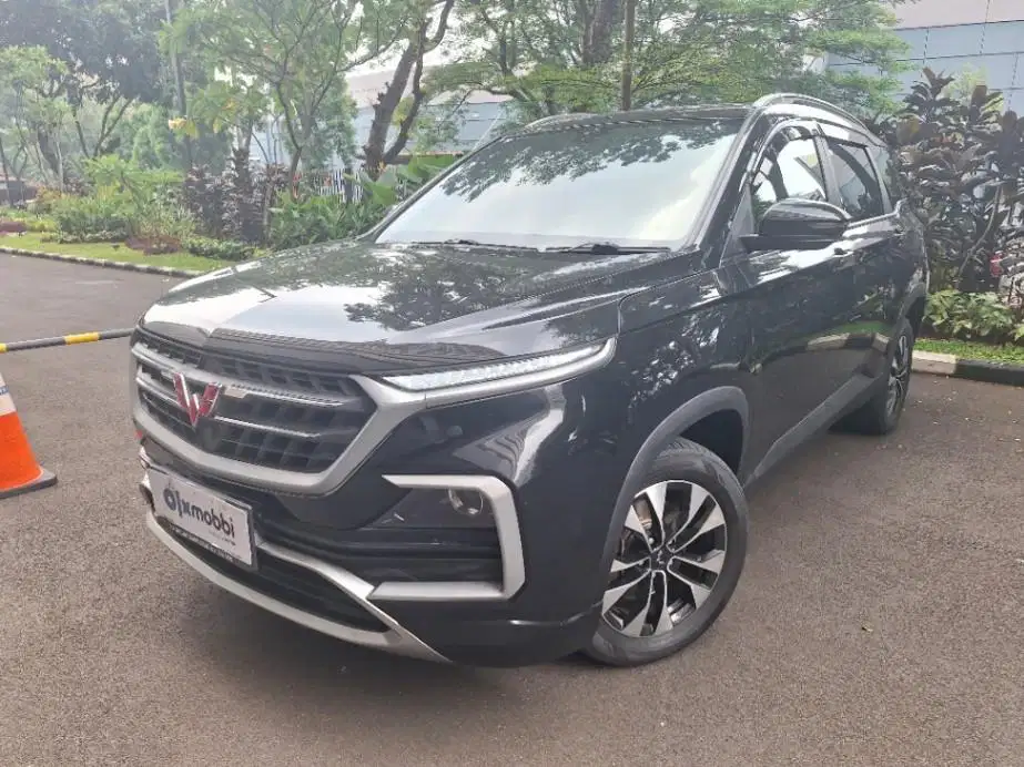 LOW DP Wuling Almaz 1.5 Smart Enjoy 7-Seater Bensin-AT 2022 NZY