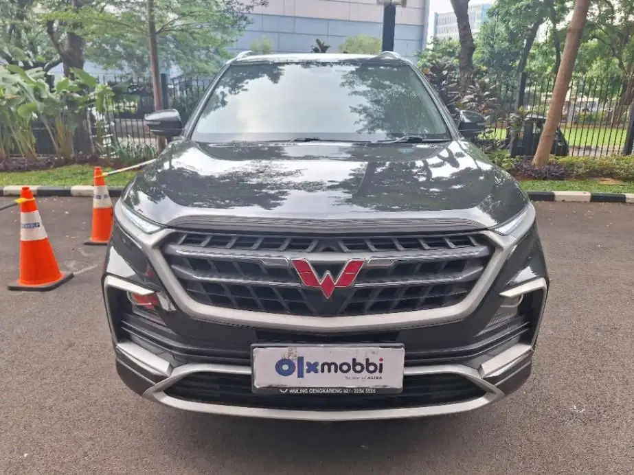 LOW DP Wuling Almaz 1.5 Smart Enjoy 7-Seater Bensin-AT 2022 NZY