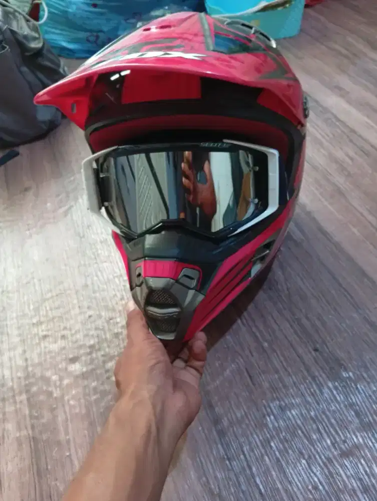 Jual Helm FOX V2 PILOT merah + Goggle SCOOT hitam putih