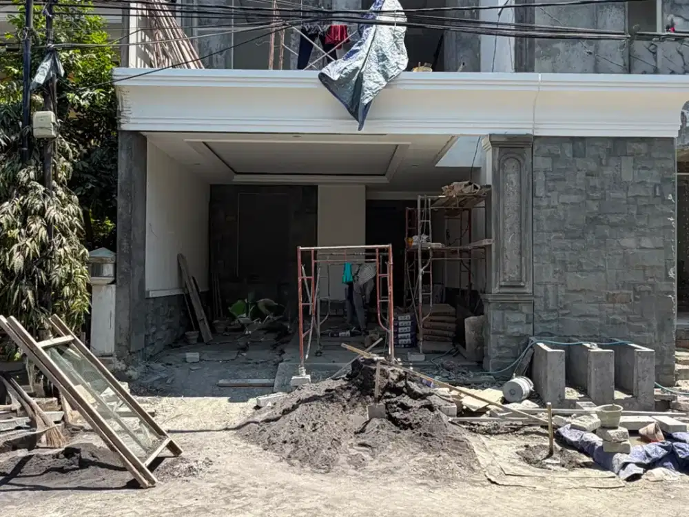 Kawasan Prestisius Surabaya Timur, Manyar Kertoadi Row jalan 5 mobil