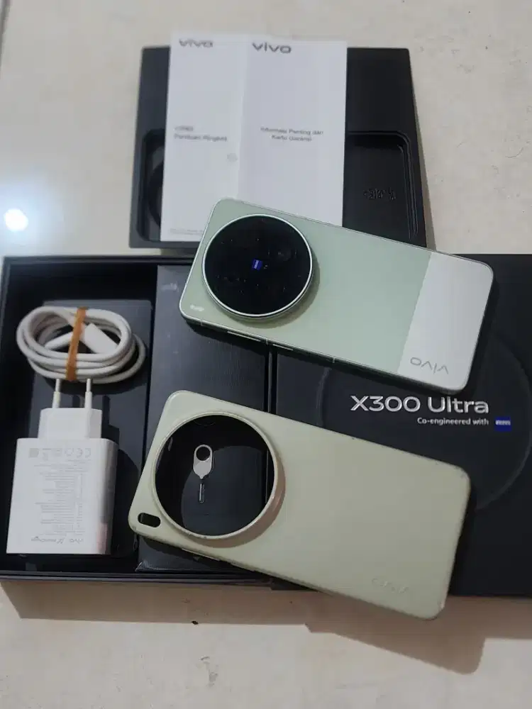 Vivo X300 Ultra 5G 16/512Gb, warna Green, kondisi 99% Istimewa