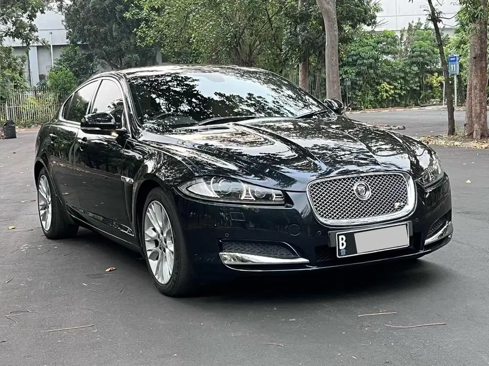 TERMURAH!! JAGUAR XF 3.0 V6 AT HITAM 2012