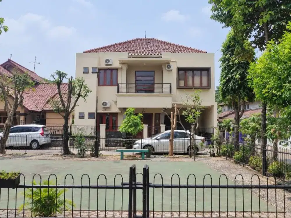 Di Jual Rumah Cantik Hook Furnished di Komplek Bri, Bekasi Barat