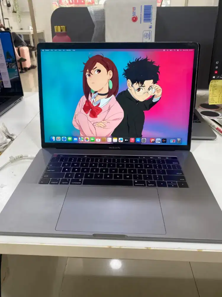 MACBOOK PRO 2018 15 i7 16/512 GB