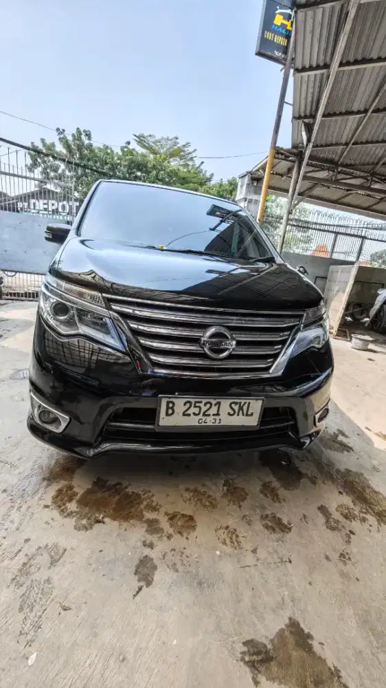 Nissan Serena tahun 2016 km rendah