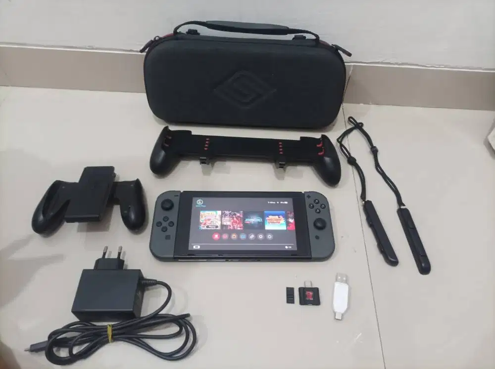 Nintendo Switch V1 Fullset Case Grip Charger SD Card NEGO