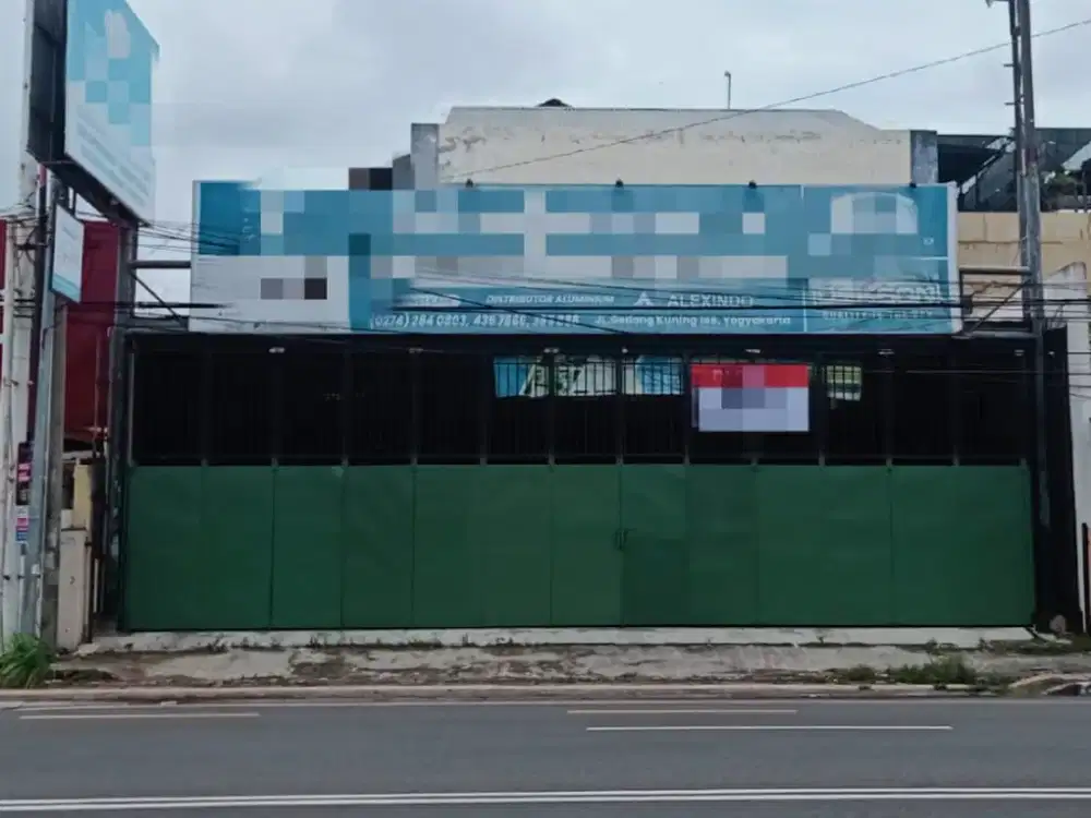 RUKO BESAR SIAP PAKAI LOKASI STRATEGIS PINGGIR JALAN RAYA DEKAT GEDUNG  JEC