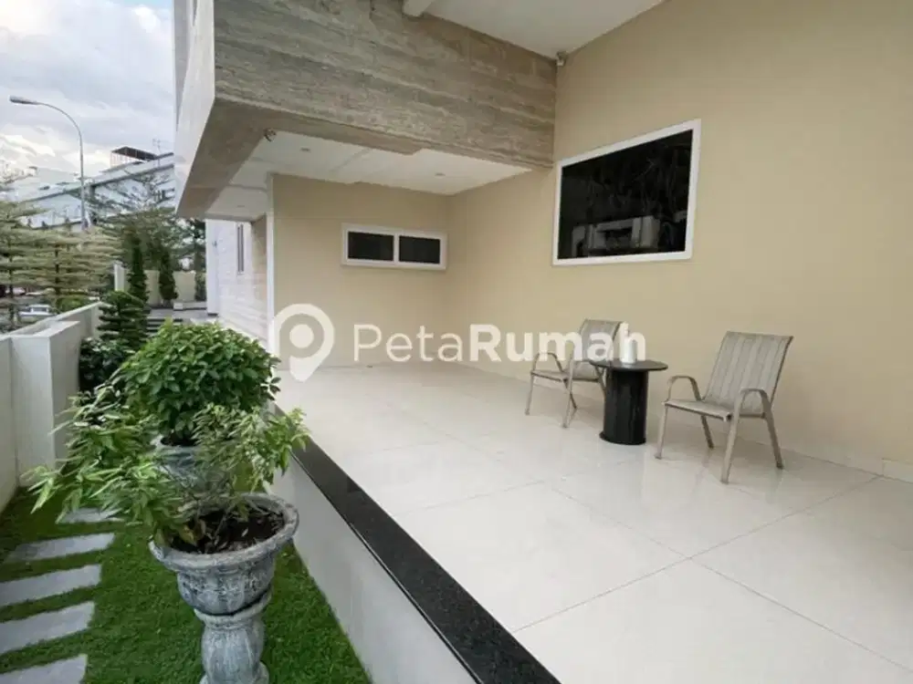 DIJUAL VILLA HOOK JALAN BERINGIN KOMPLEK CEMARA ASRI (vincent & meira)