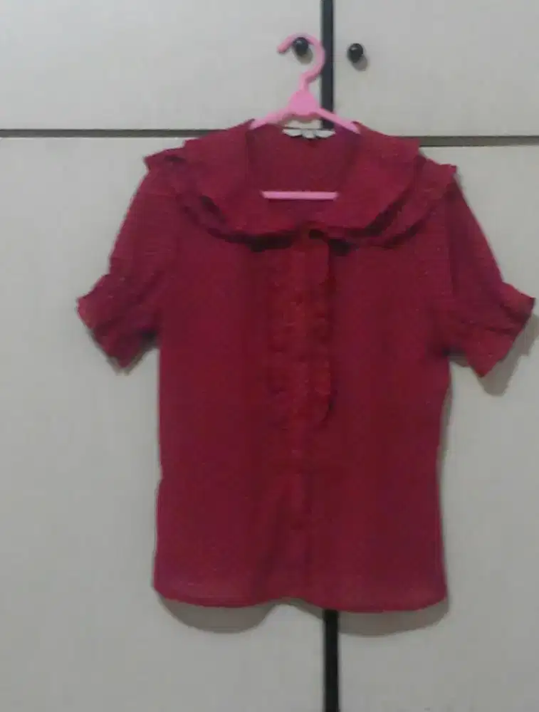 Atasan Polkadote Merah Details Size M
