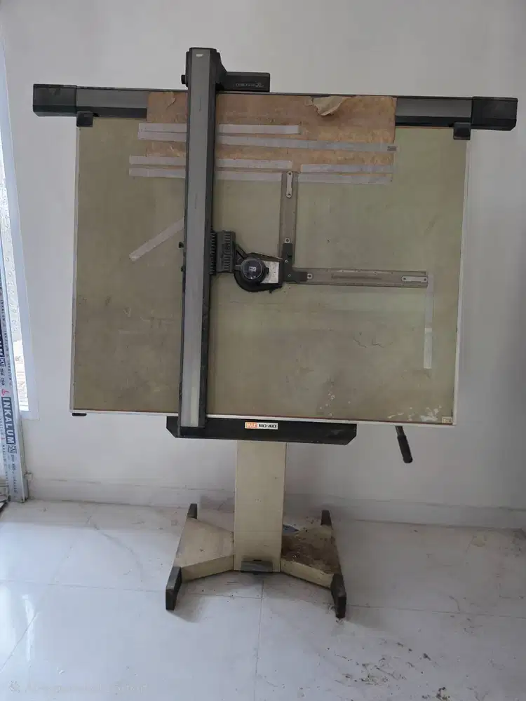 DIJUAL MURAH meja dan mesin gambar arsitek merk MAX