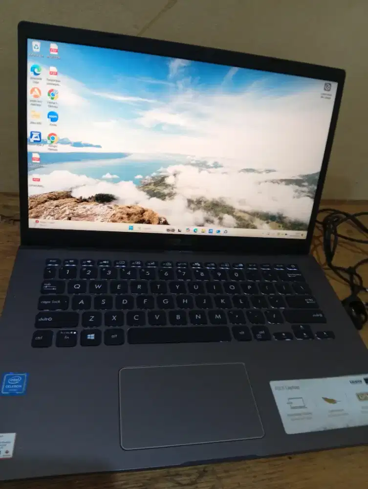 Asus vivobook laptop