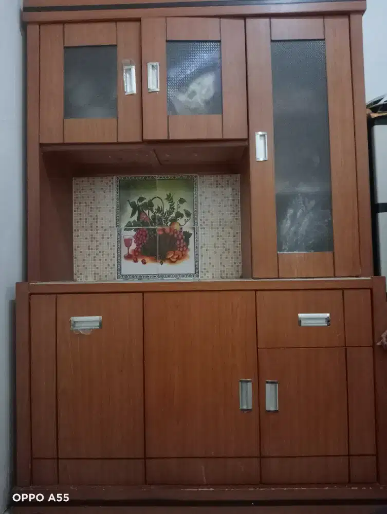 Lemari dapur kayu