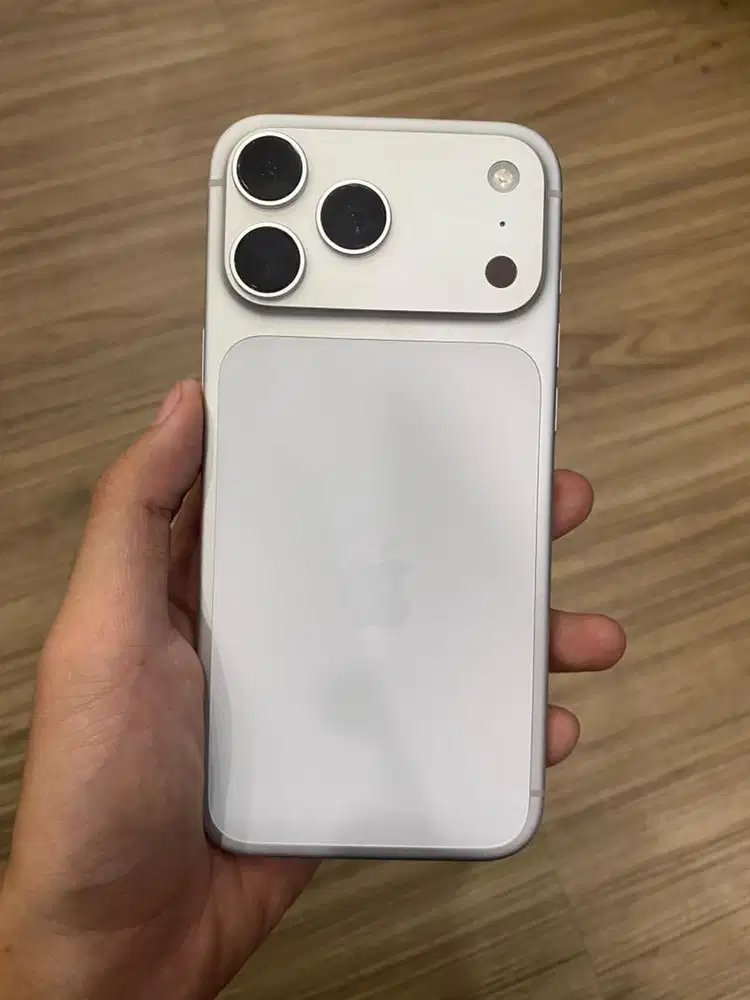 Iphone 17 Promax 256 GB IBox Silver BH 100%
