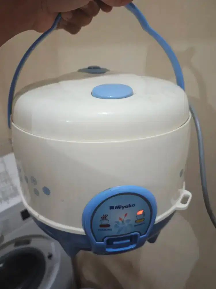 Rice cooker miyako MCM 612
