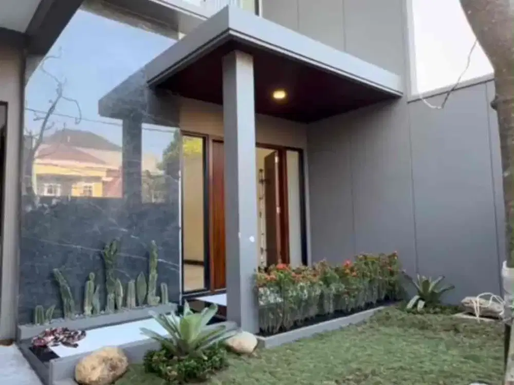 DIJUAL rumah Manyar Kertaadi