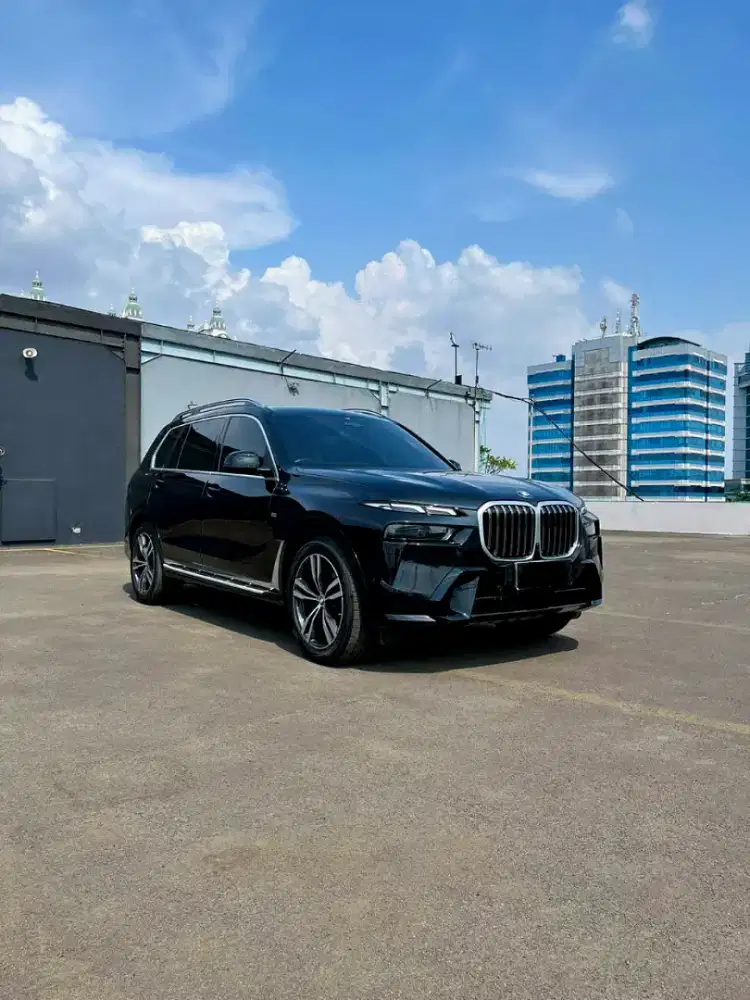 BMW X7 xDrive 2023 KM ASLI SIAP BAWA KE BENGKEL RESMI