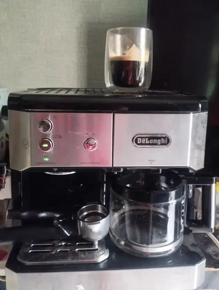 Mesin kopi espresso Delonghi Combi BCO 421S  pemakaian sebulan kurang