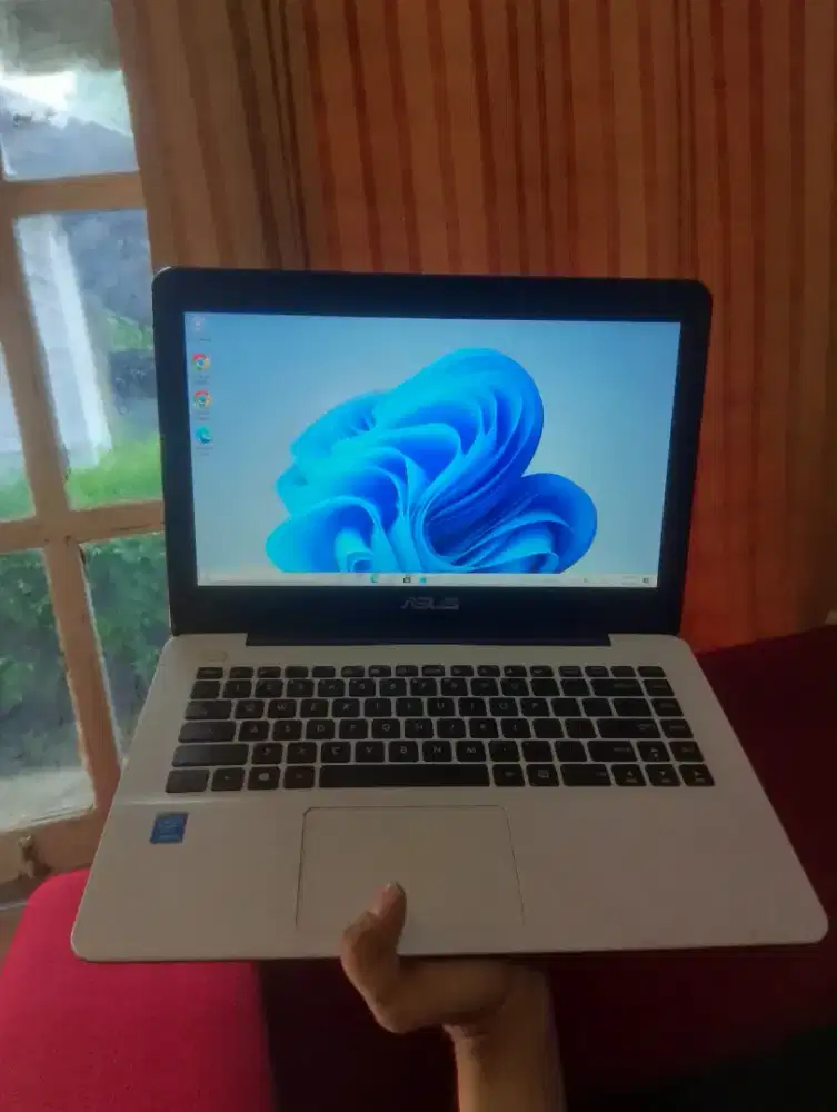 Laptop asus slim bu