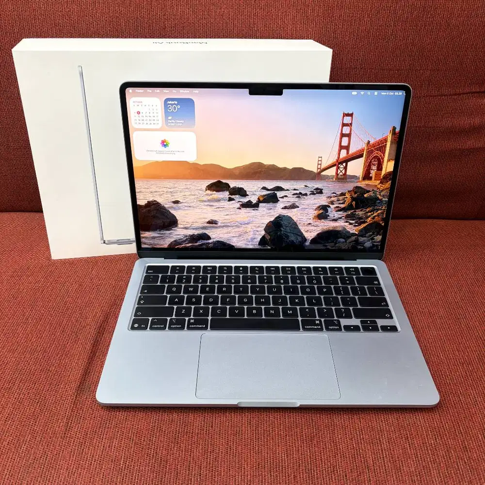 MacBook Air 13 inch 2026 M5 RAM 16/512GB second Fullset Garansi ON Sky