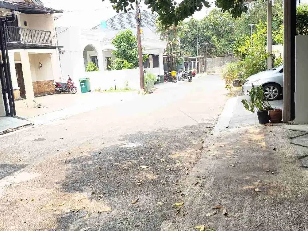 rumah dlm kompleks Lebak bulus. 230m/ lb 190 m 1.5 lantai 145 jt / thn