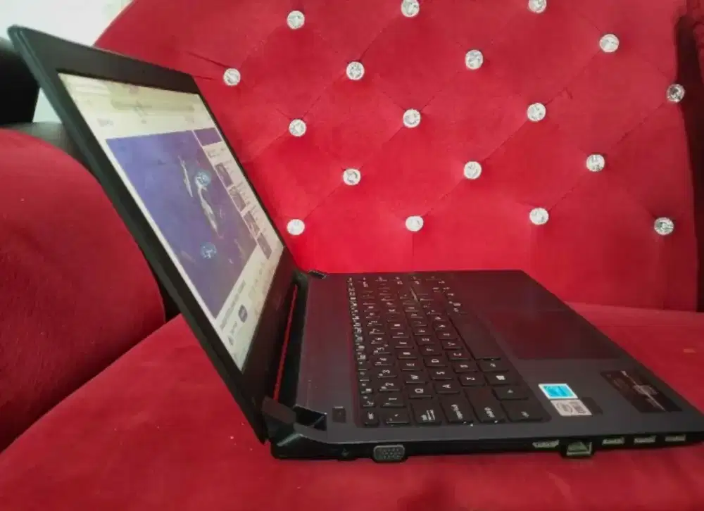 Asus pro p1440/ core i3 gen 10 SSD 256 siap kerja kuliah
