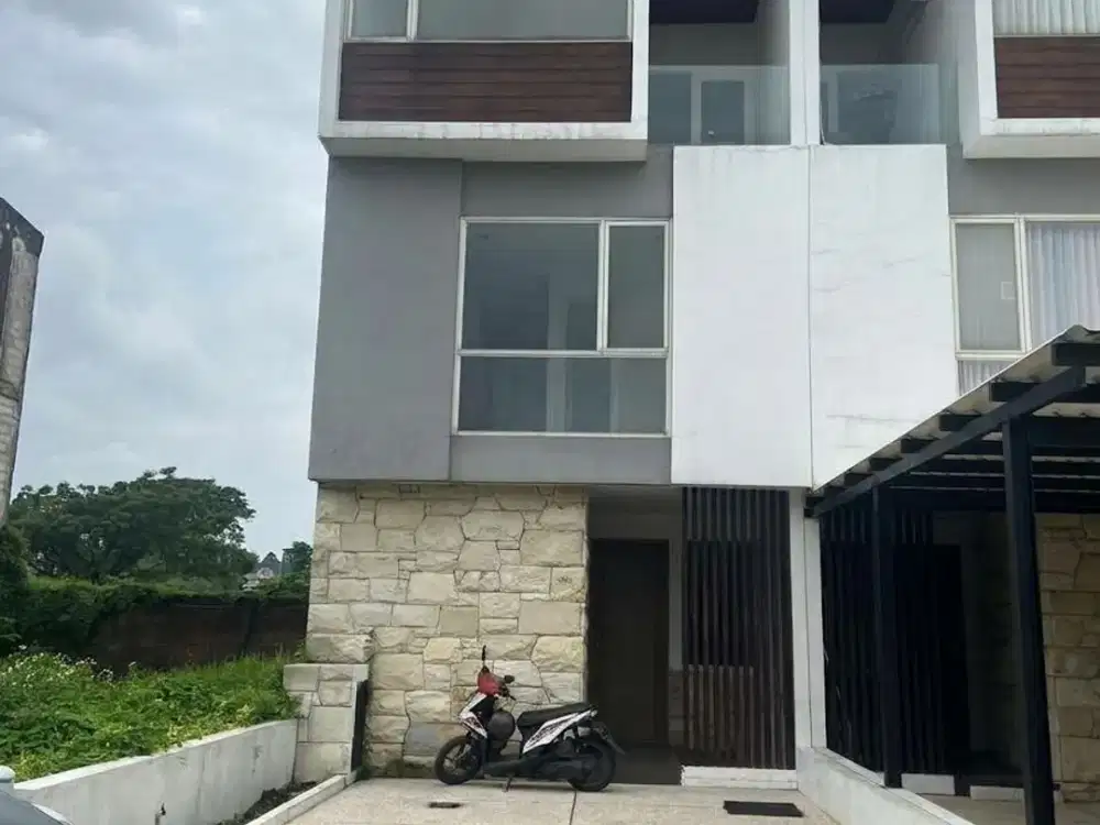 3 Lantai Rumah Forest Mansion - Jual & Sewa
