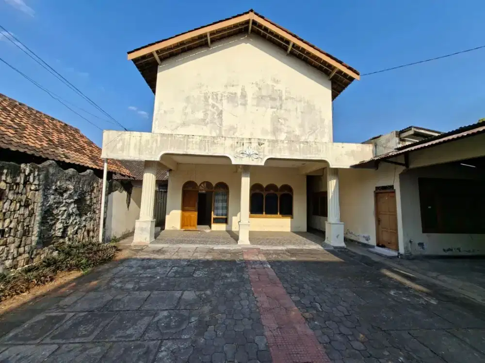 Rumah Luas Strategis Dekat Jl. Wates & UMY