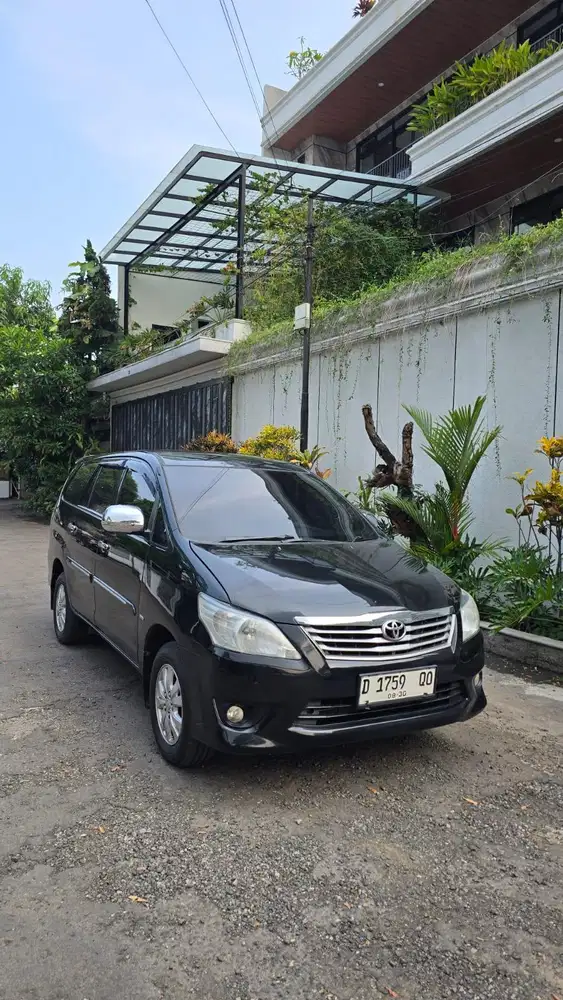 Toyota Grand Innova E 2.0 manual 2012