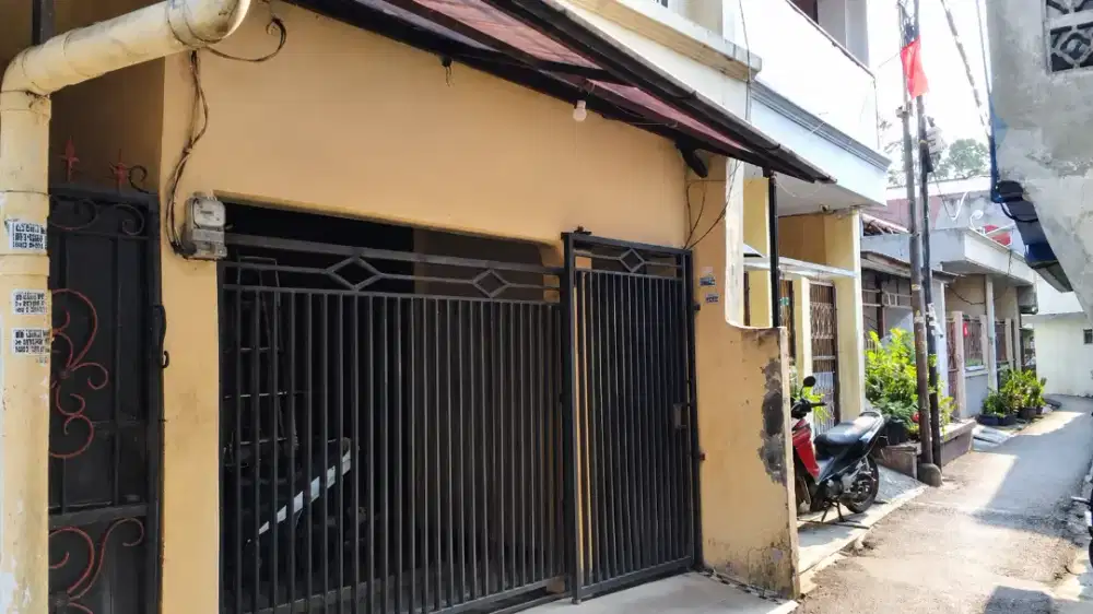 Rumah 2 lantai + 4 Kamar Kos aktif