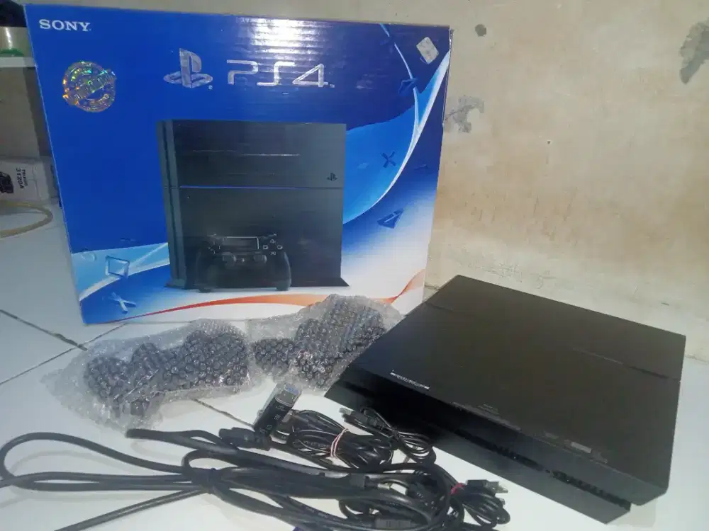Ps 4 lengkap masih mulus