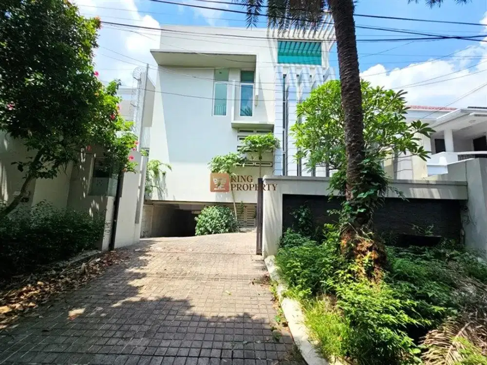 Lux Mewah Jual Rumah 2,5Lt Semifurnished Eks Menteri di Sekolah Kencana Pondok Indah Akses ke Sekolah International, Pondok Indah Mall, Bukit Golf