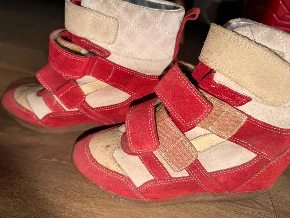 Sepatu boots bawah karet