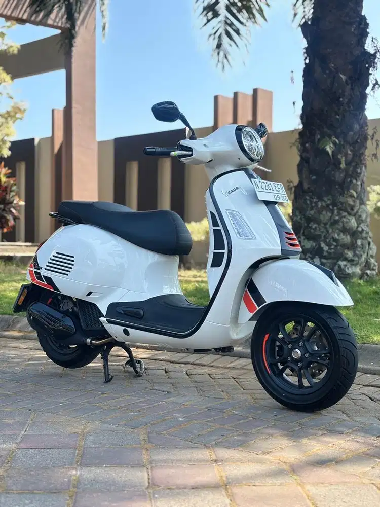 Like New Vespa GTS 150 Super Sport ABS Keyless thn 2025