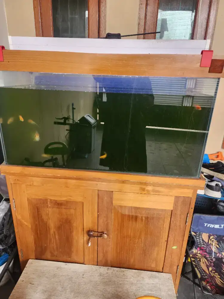 Jual cepat aquarium dan lemari kayu jati