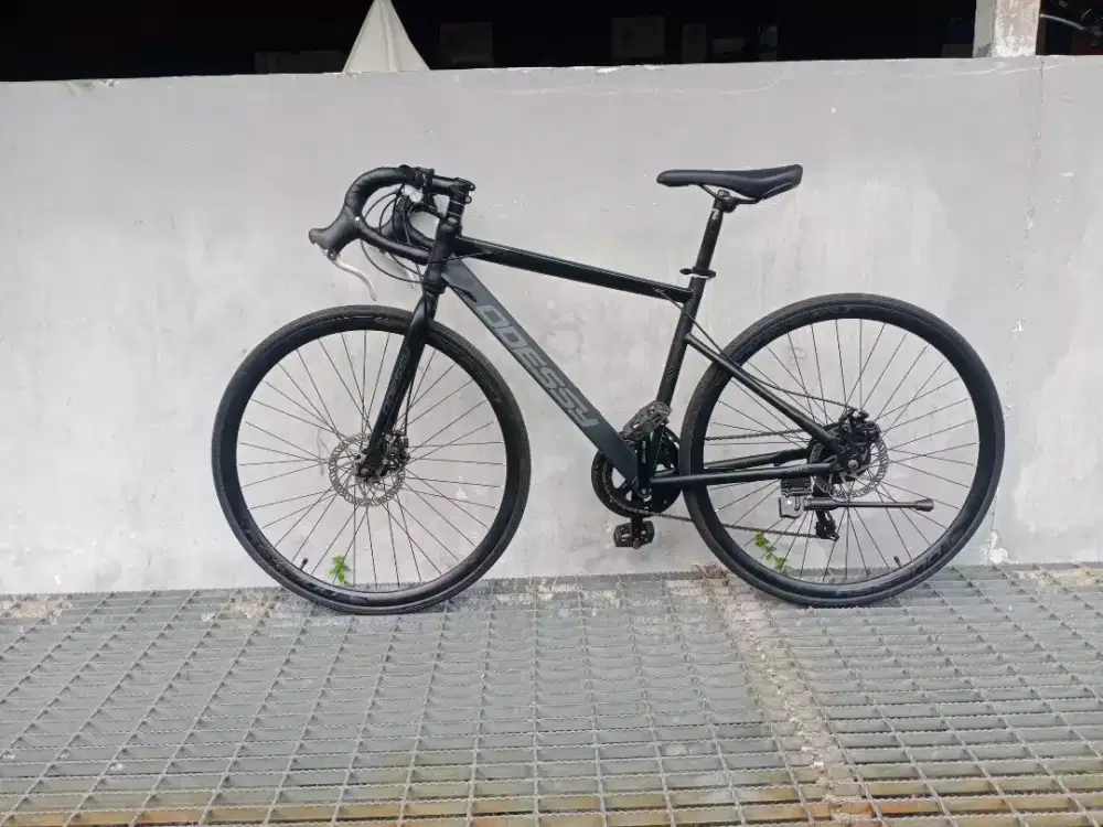 Sepeda roadbike Odessy kondisi mulus