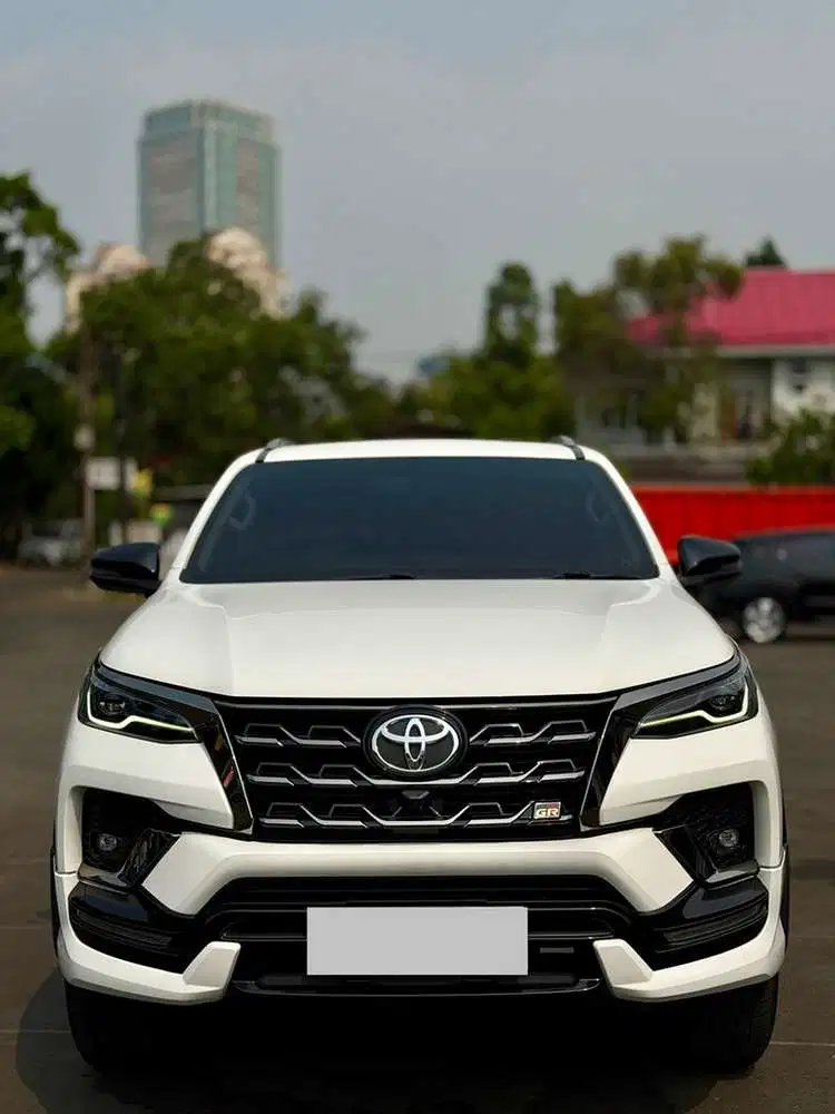 [HARGA CASH NEGO] Fortuner 2.8 GR 2023 Low KM