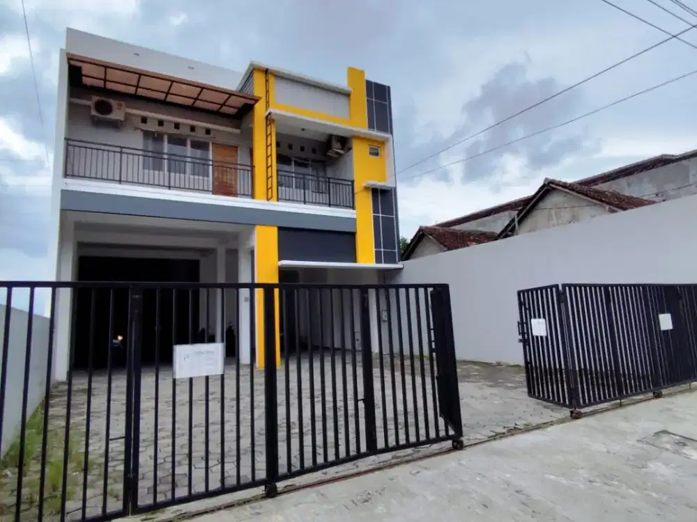 Disewakan Ruko 2 Lantai 788 Meter Persegi di Dekat STPN Gamping, Sleman.