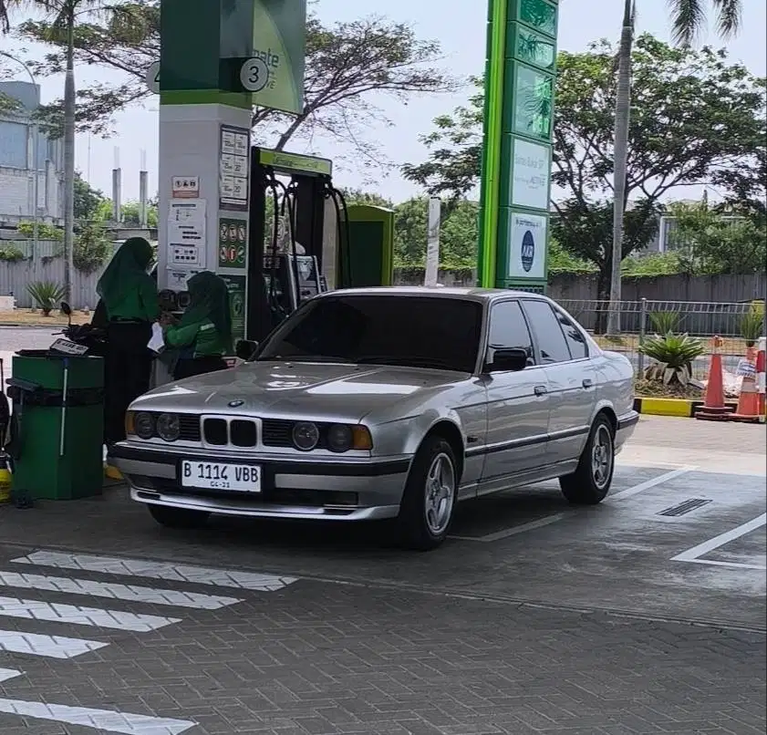 1989 BMW E34 - 520i swap M52B25 Manual MT