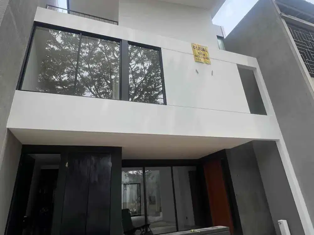 Dijual Rumah Baru Bagus Posisi depan view luas taman BSD
