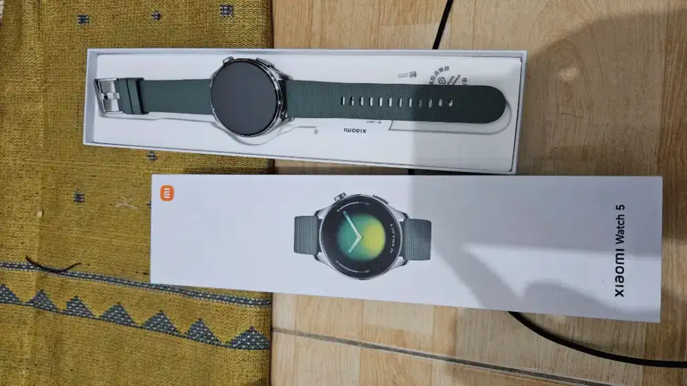 Xiaomi watch 5 like new