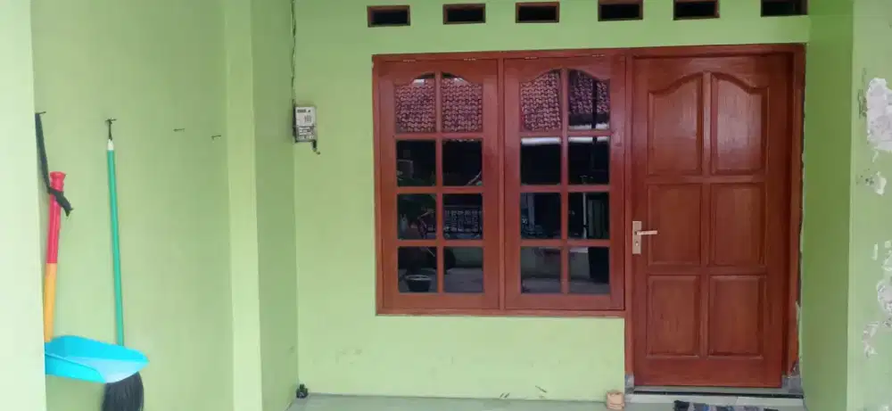 Dikontrakan rumah Banyuanyar RT 04 RW 06 depan masjid Abu Bakar