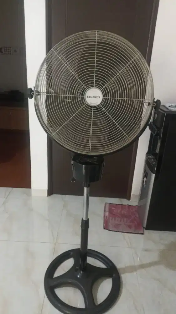 Kipas angin Regency TW20 Stand Fan (Kondisi mulus seperti baru & murah